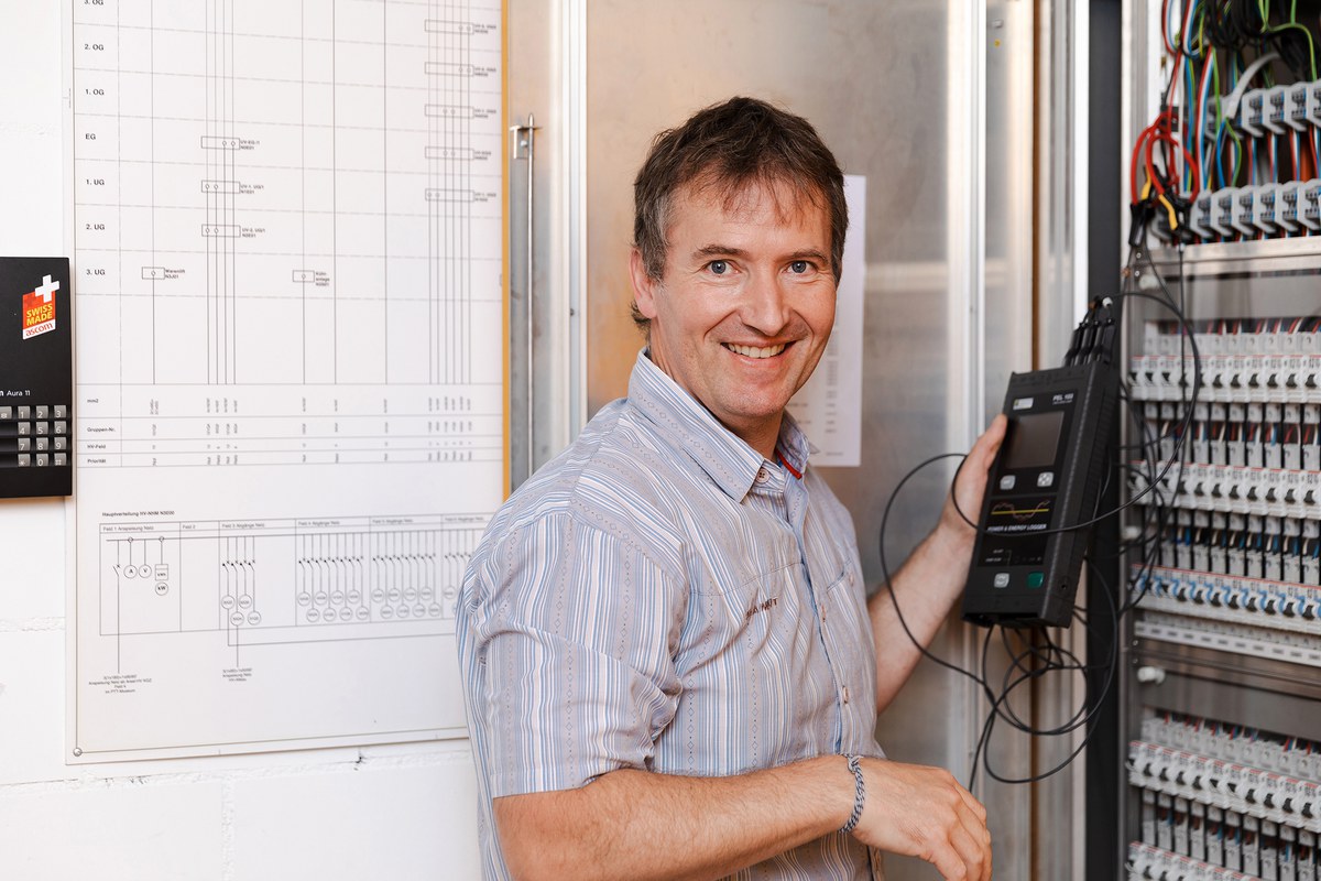 Christian Bähler, Leiter Infrastruktur und Technik im Naturhistorischen Museum Bern. Vergrösserte Ansicht