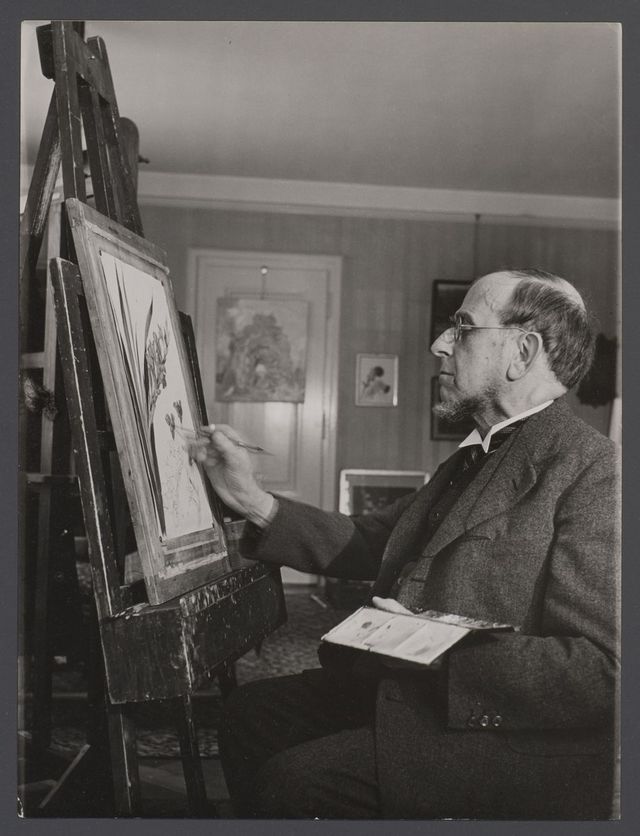 Aufnahme von Ernst Kreidolf beim erstellen eines Gemäldes