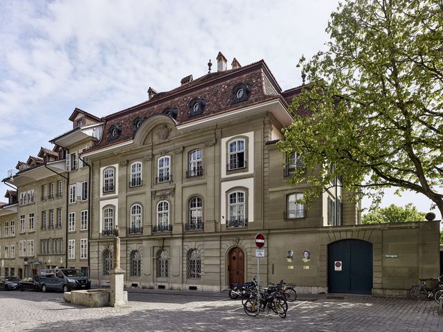 Das Altstadthaus an der Herrengasse 23 in Bern, das zum Grundbesitz der Burgergemeinde Bern gehört.