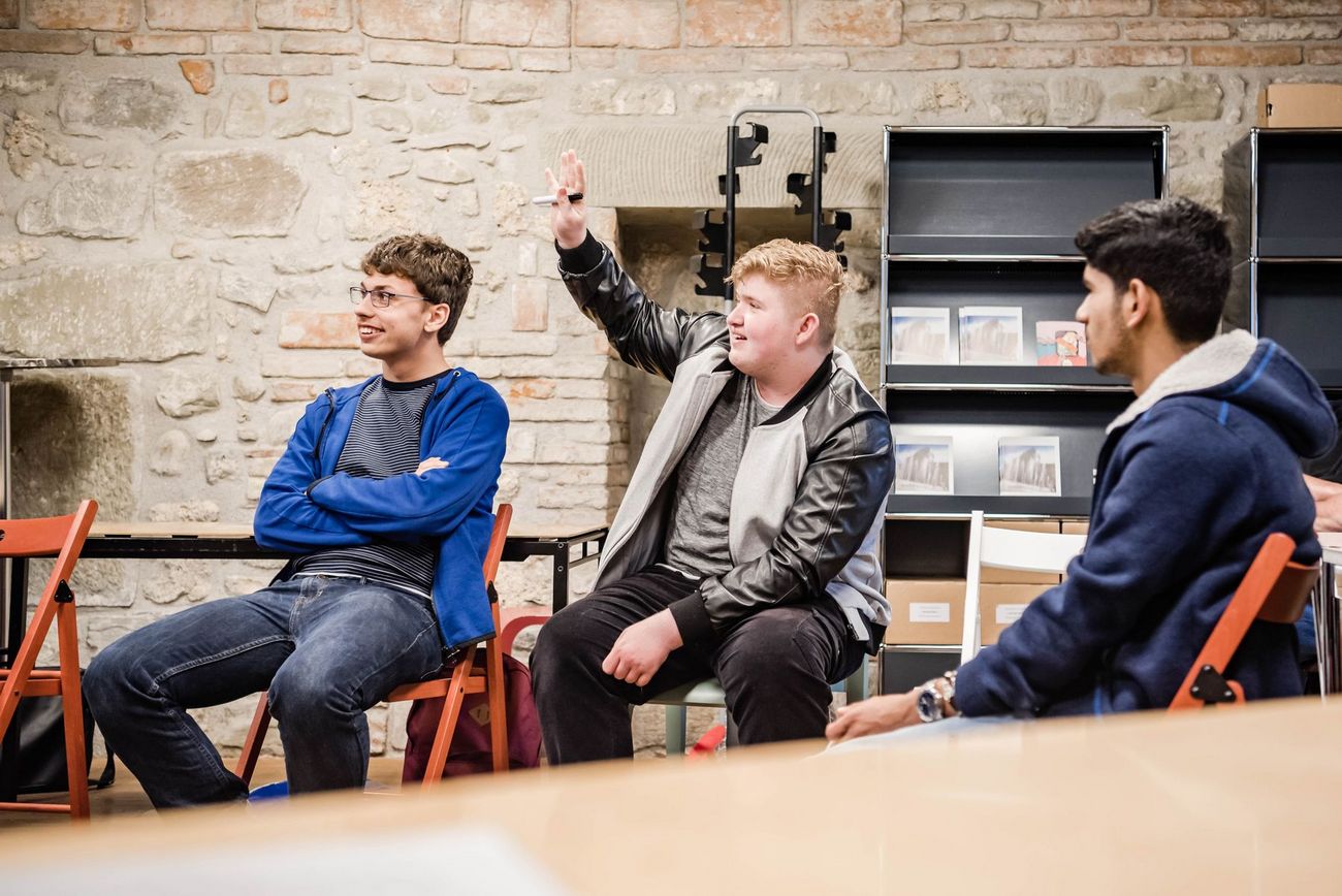 Jugendliche im Newsroom Workshop