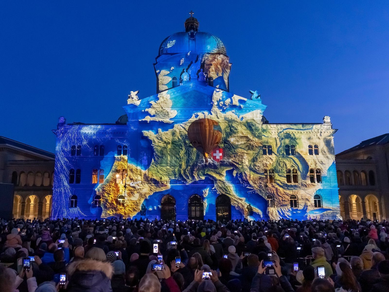 Lichtershow auf dem Bundesplatz