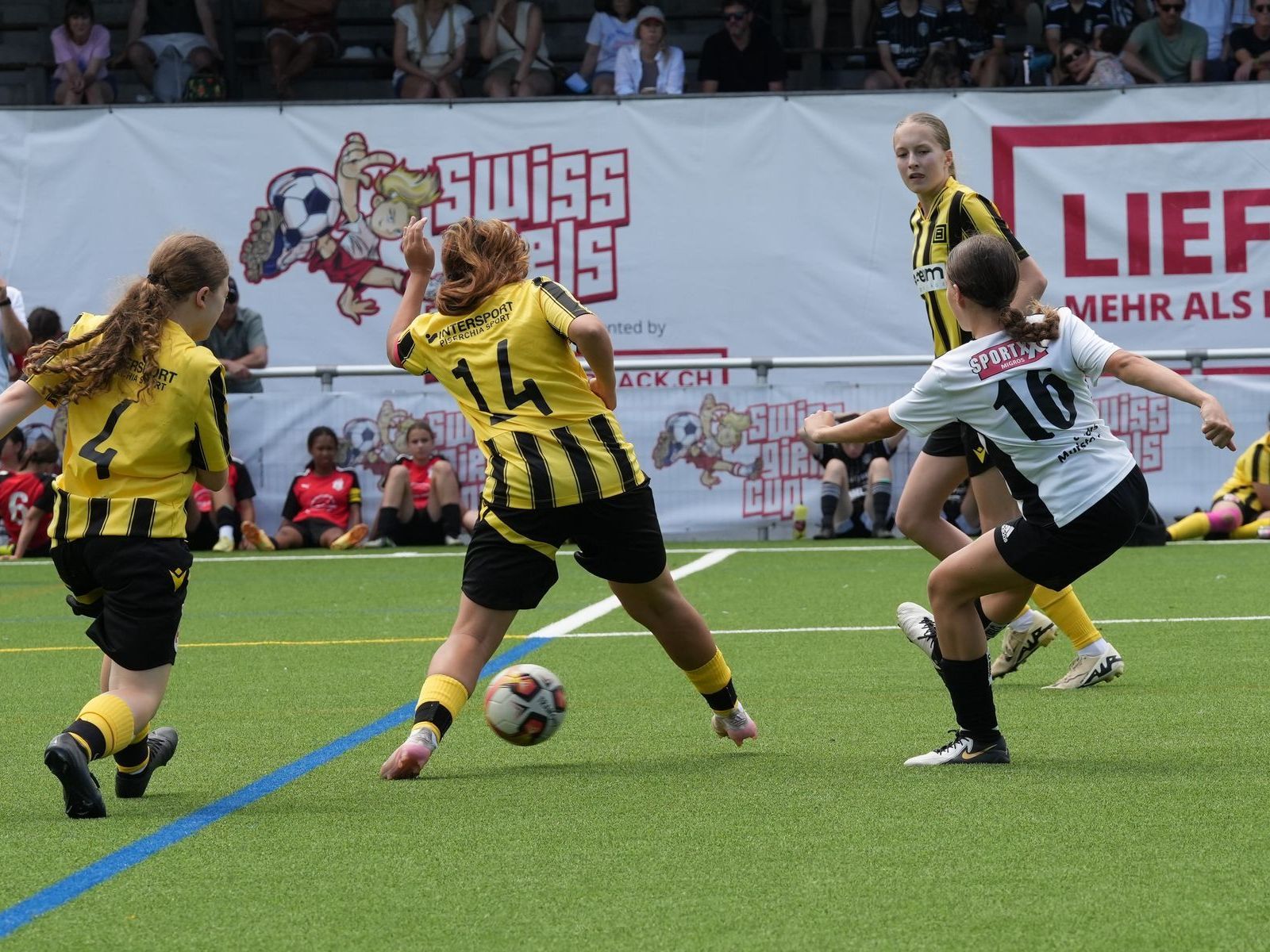 Fussballerinnen am Swiss Girls Cup in Aktion
