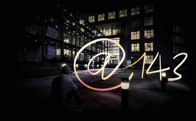 Bild eines Lightpaintings mit dem Text @ 143