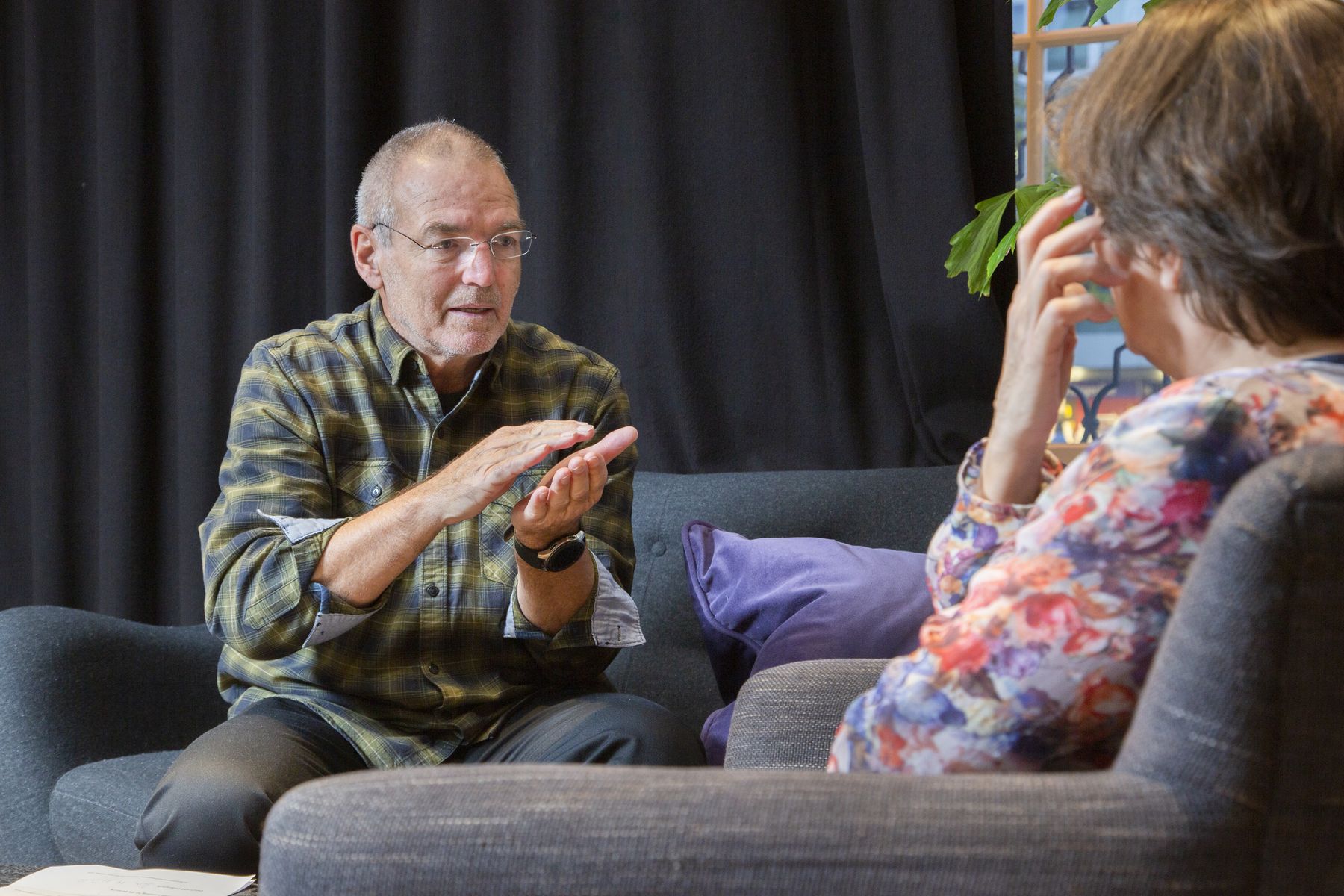 Thomas Kissling bei einem Beratunggespräch