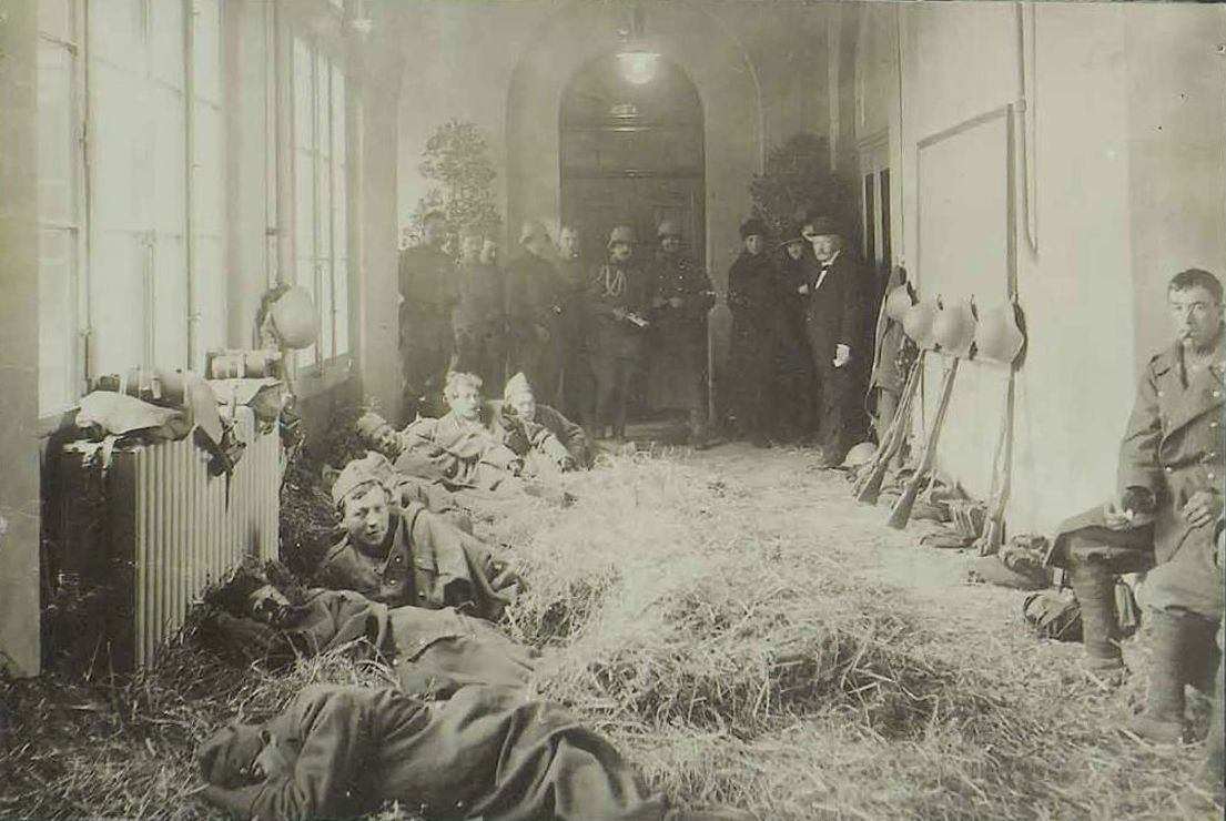 Soldaten im Burgerspital 1918
