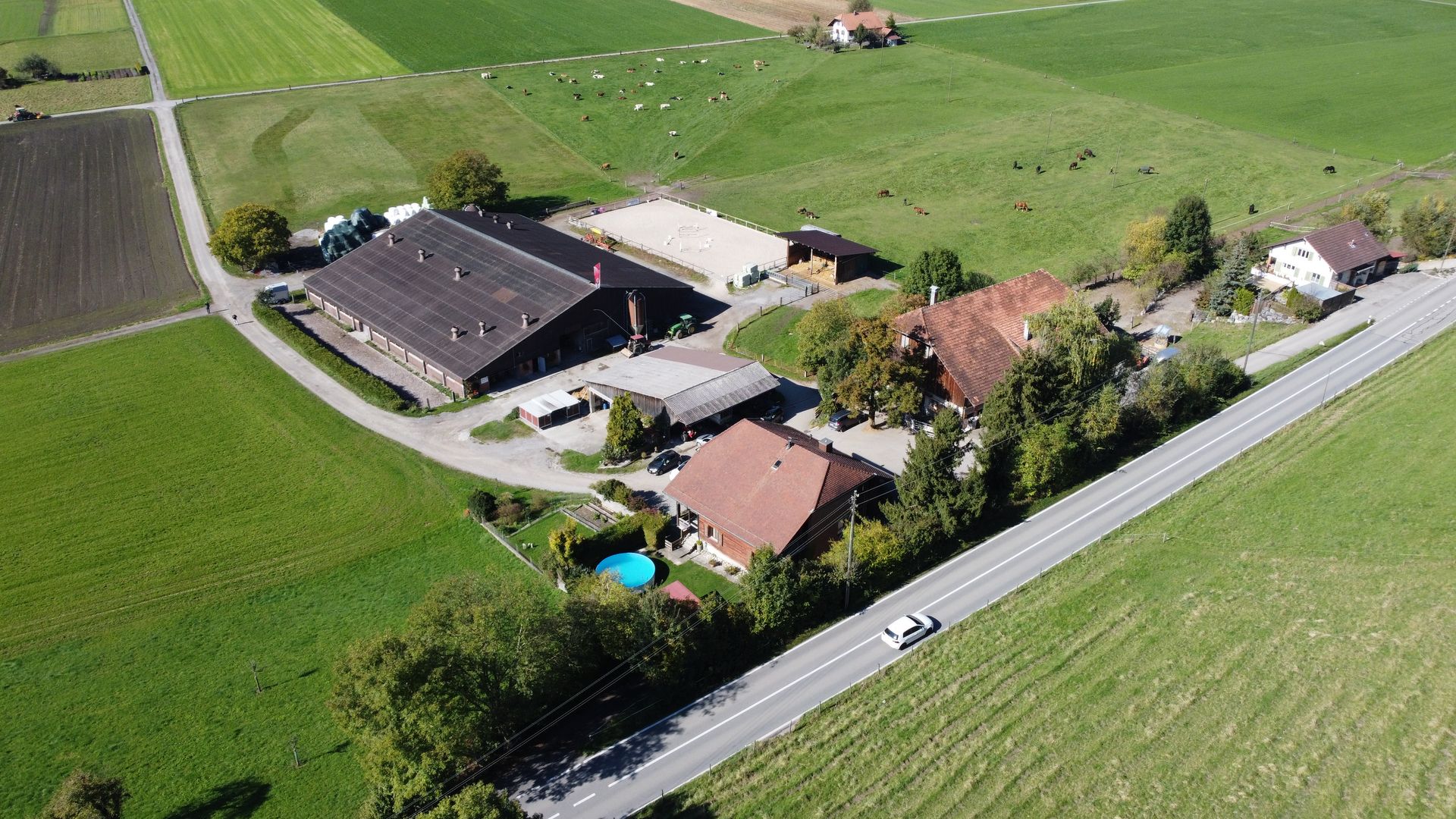 Luftaufnahme des Landwirtschaftsbetriebs Talheimgut 