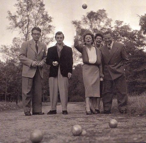 Jeudredi Boule Bar
