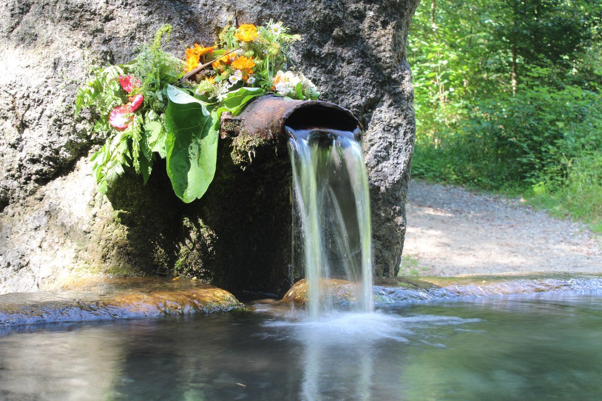 Wasser aus dem Glasbrunnen ist wieder trinkbar