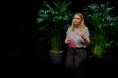 Moderation durch Jenni Herren